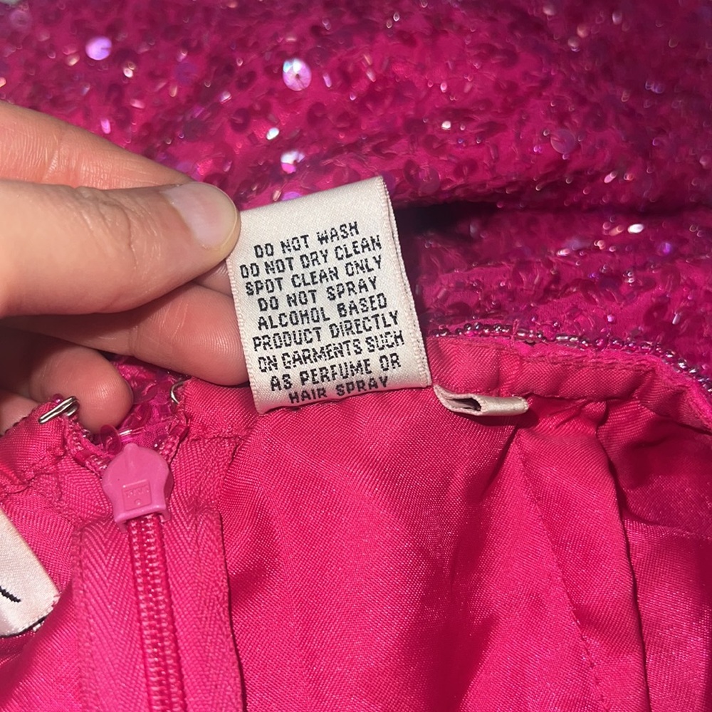 SCALA Vintage 1980’s Hot Pink Silk Sequin Beaded Backless Gown, size small - Picture 7 of 13